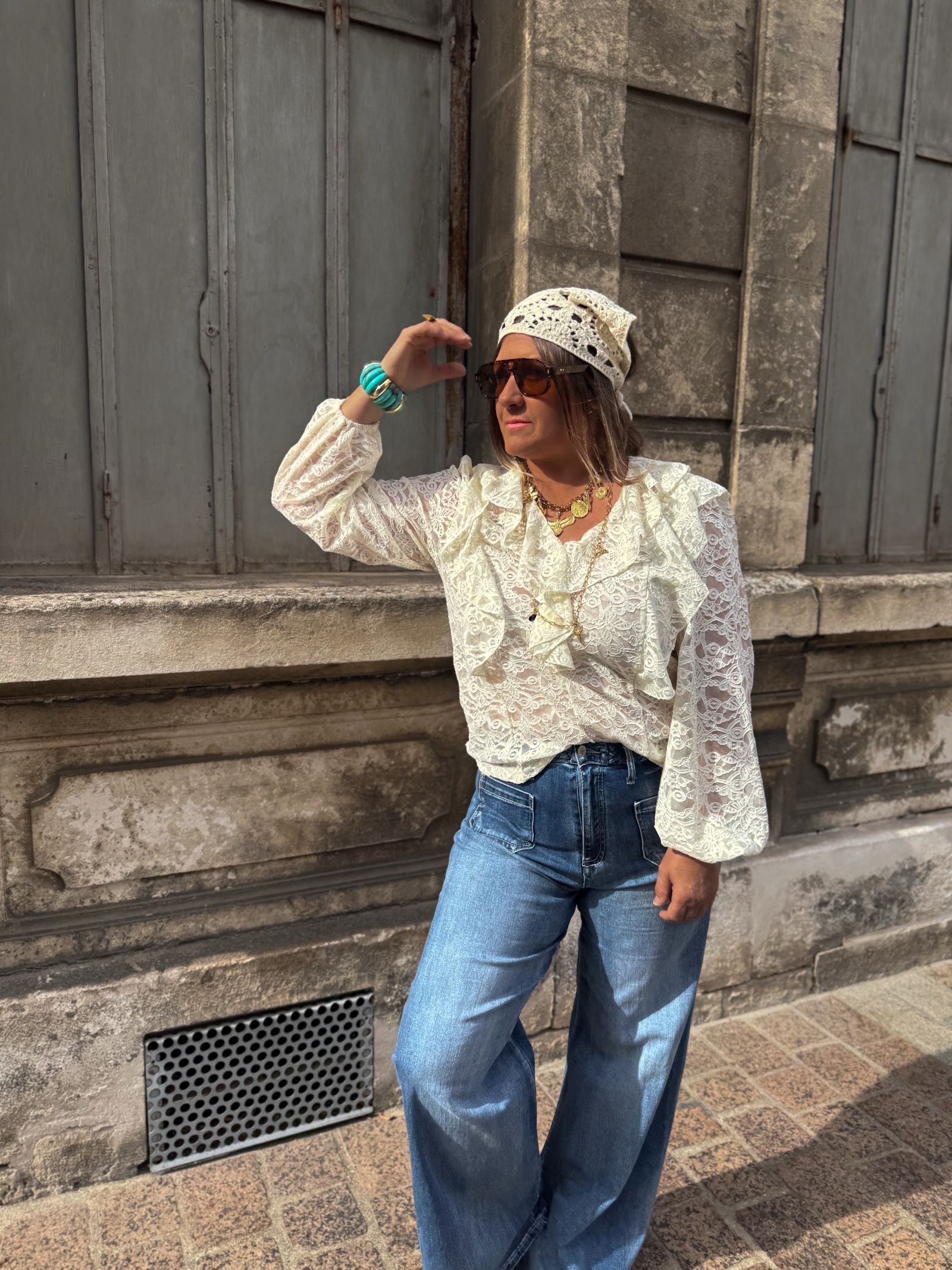 Blouse dentelle et volants